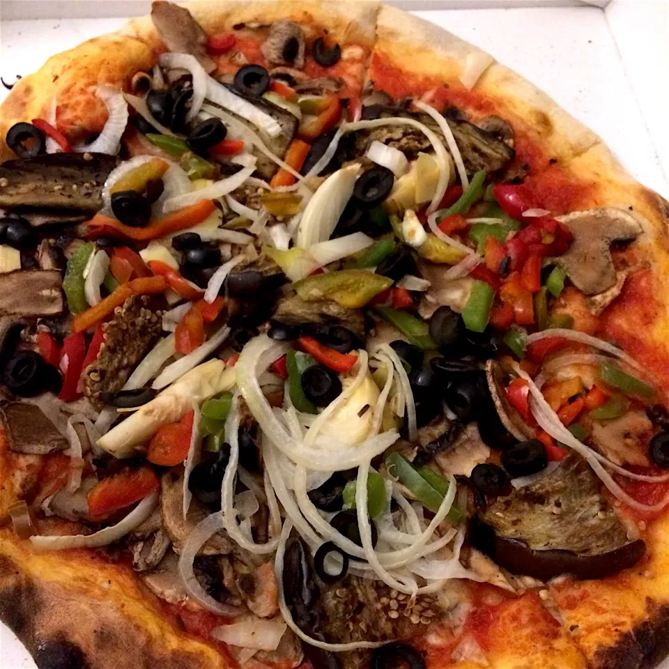 Vegetarian pizza, no cheese 🍕😍|MissYumYumさん