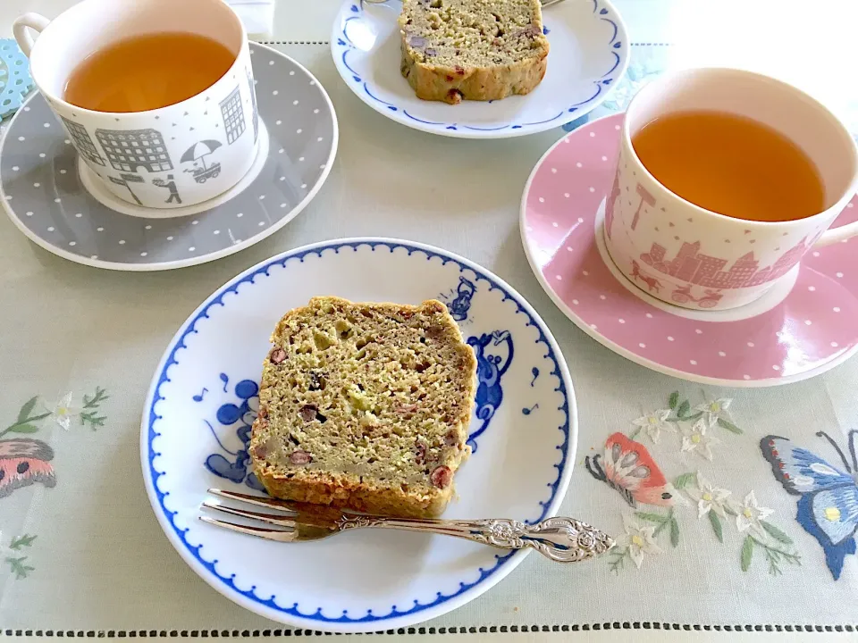 Snapdishの料理写真:卵・乳製品・砂糖なし♡しっとりお茶と小豆のお豆腐ケーキ|みよさん