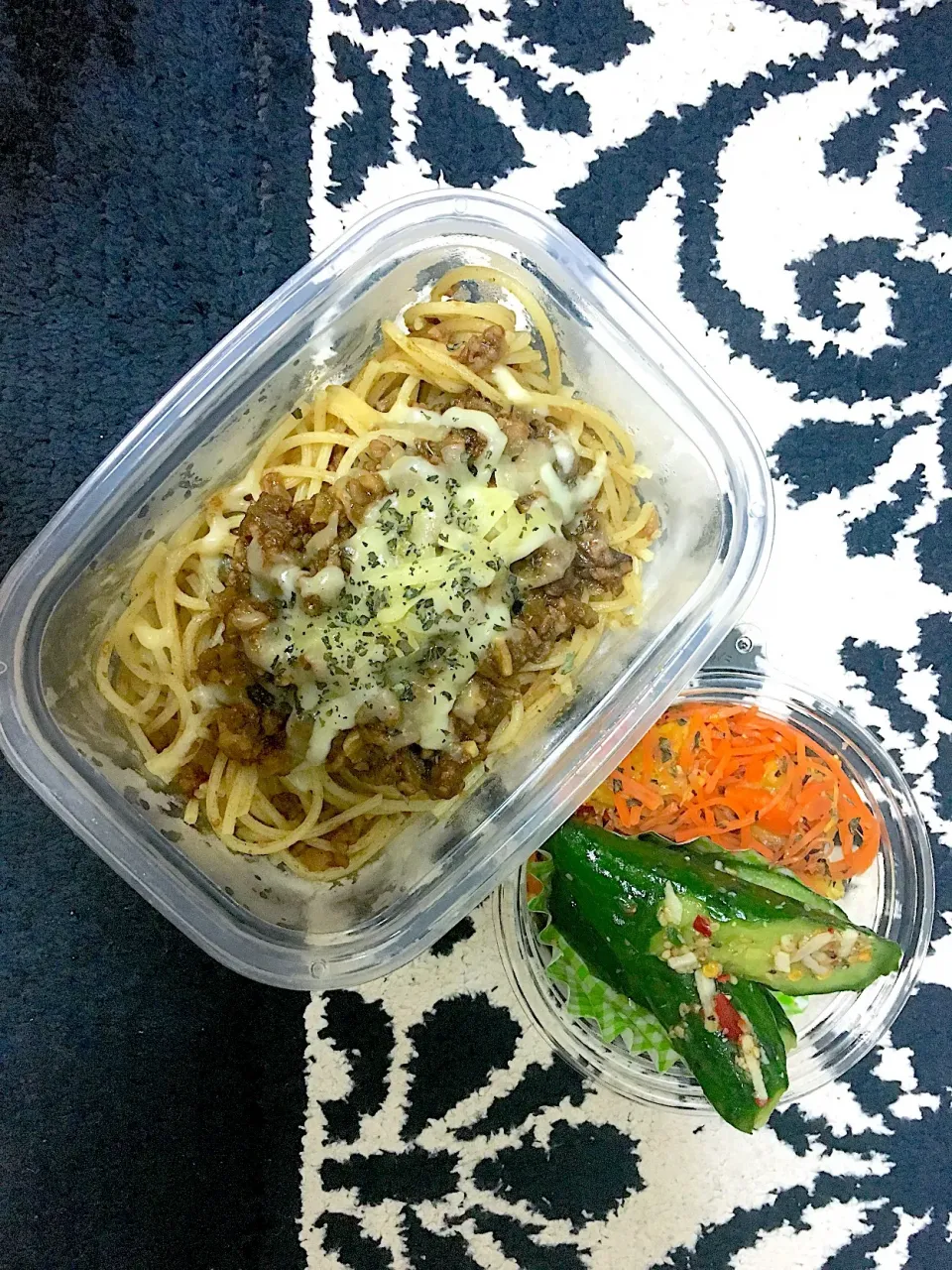 自分弁🍱ライスに飽きたのでドライカレーパスタ🍝|しろこ🐾໊さん