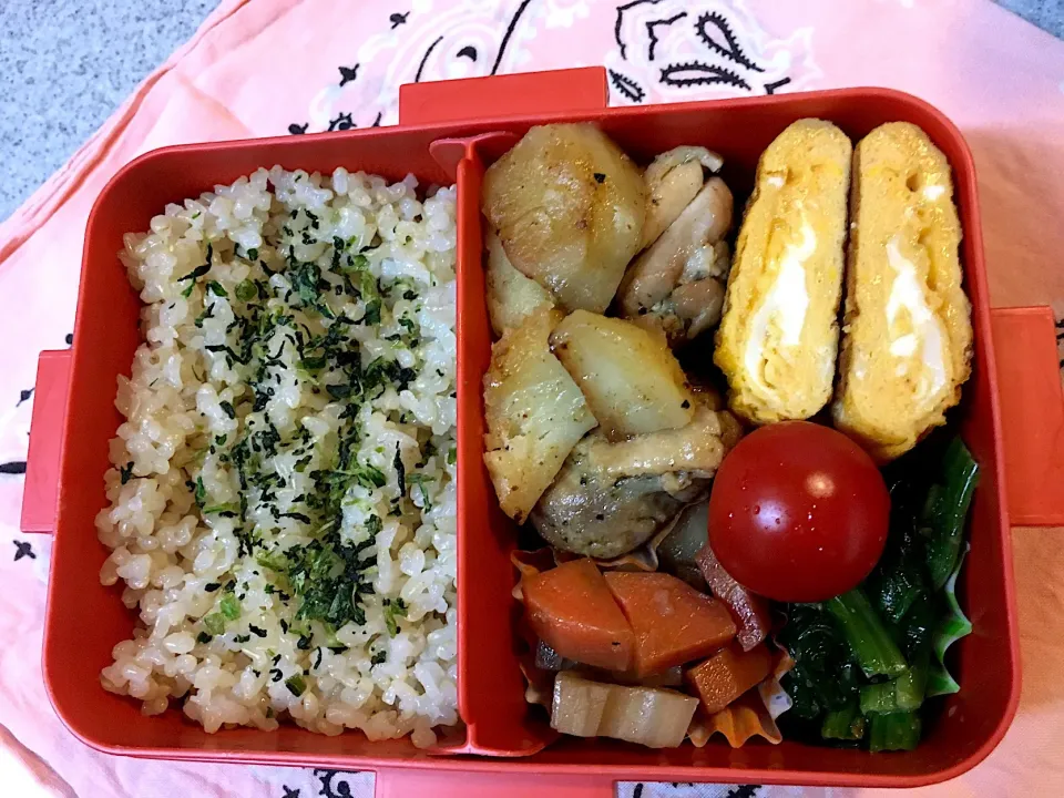 Snapdishの料理写真:♫3/6今日のお弁当♫〜ガリバタチキンポテト、レンコンきんぴら、だし巻き卵、ほうれん草ごまドレ和え、トマト〜|Satokoさん