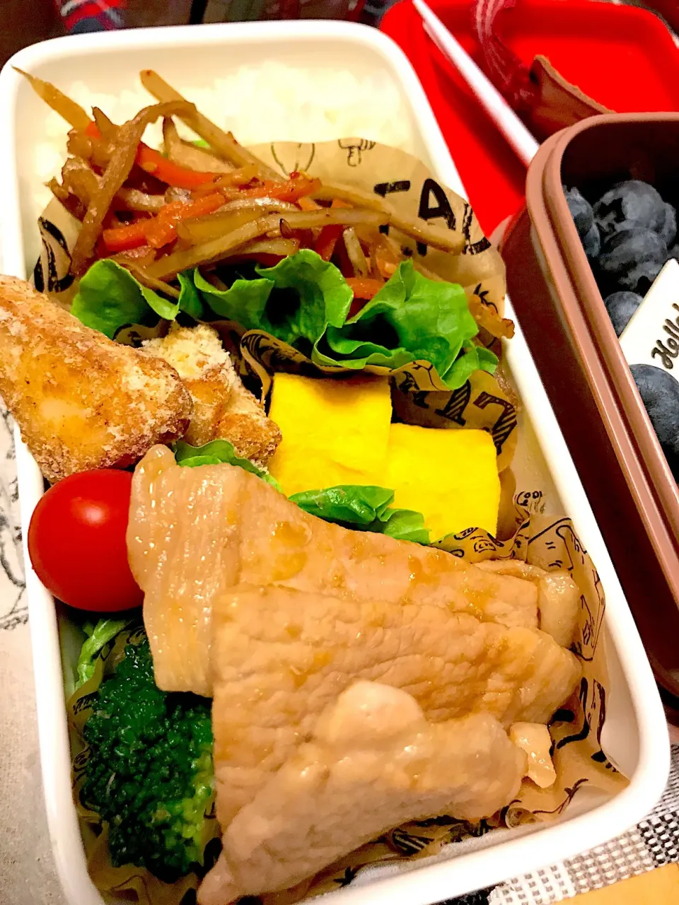 Snapdishの料理写真:女子高校生用 豚汁弁当|riorieさん