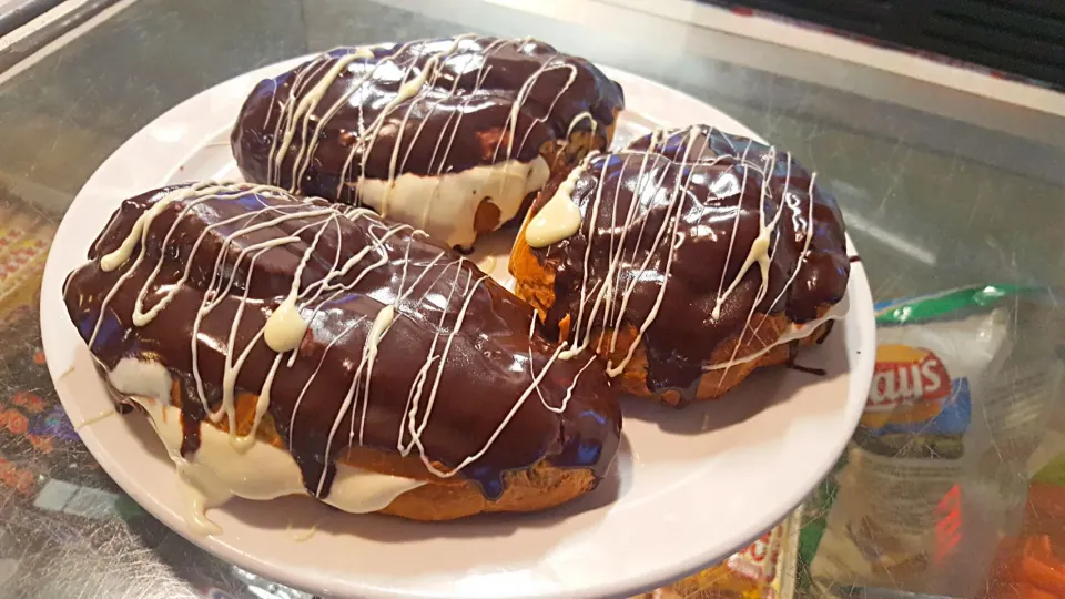 Tiger choclate eclairs|Jayson Mccrimmonさん