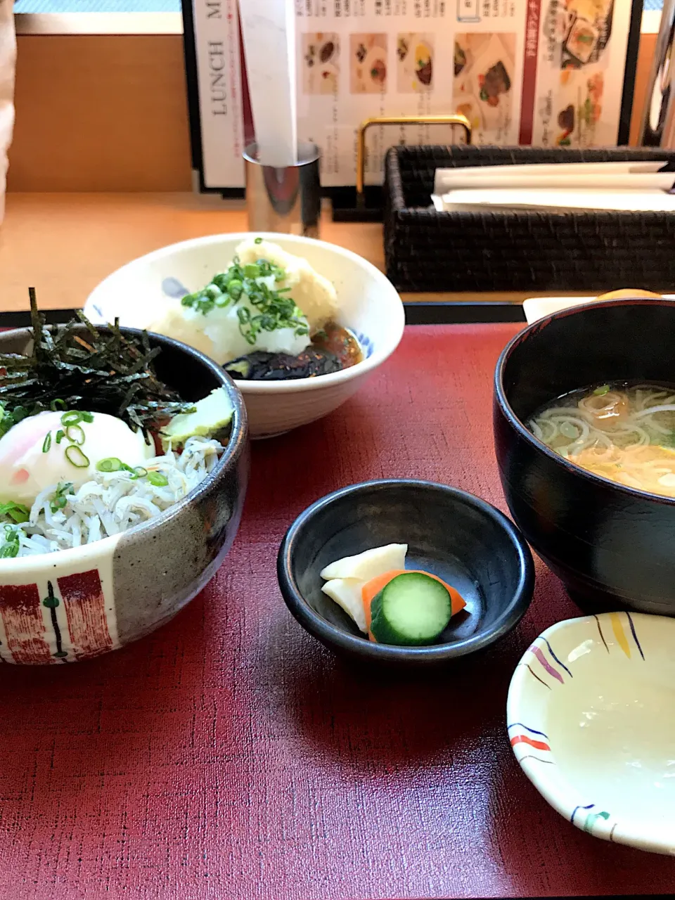 シラスまぐろ丼/茄子と豆腐揚げ出し/味噌汁|山内博之さん