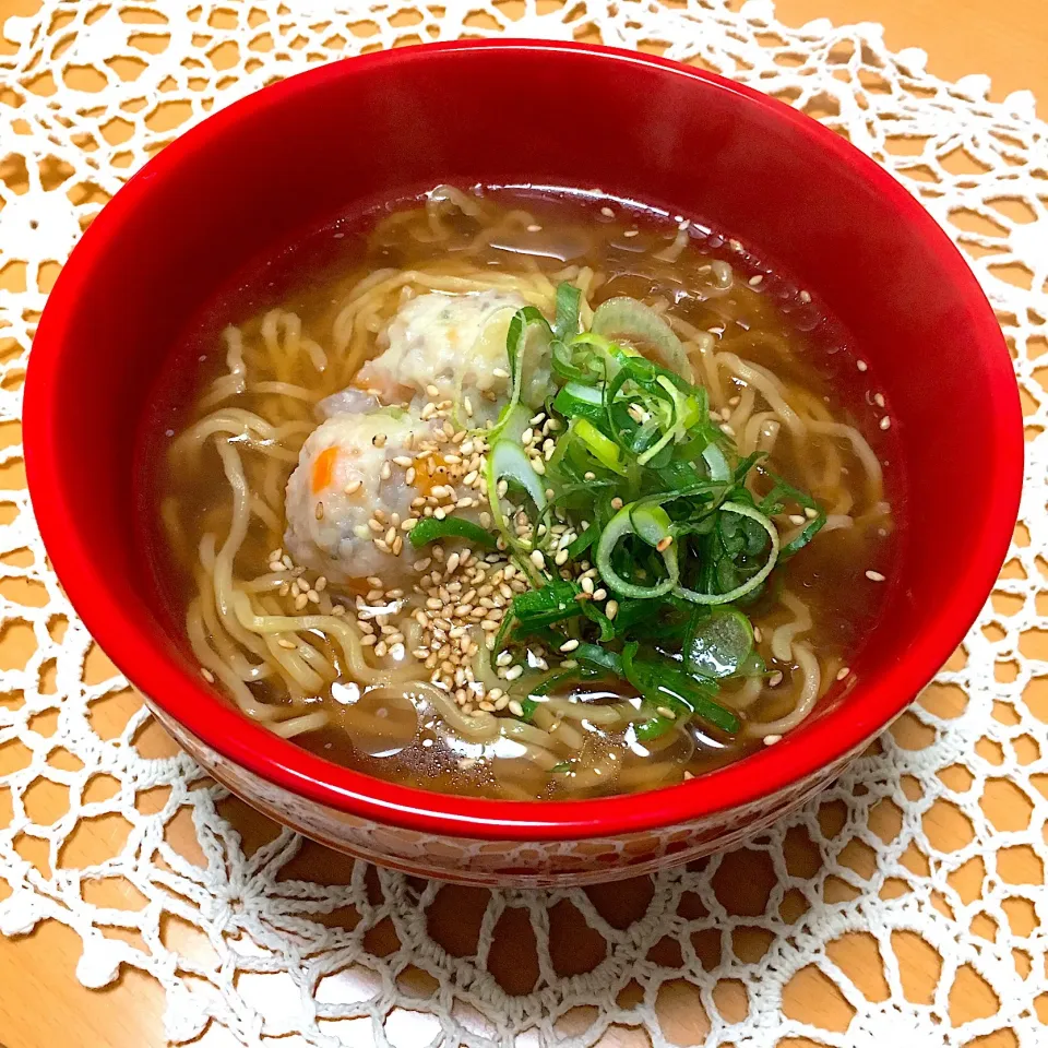 Snapdishの料理写真:鶏つみれ醤油ラーメン|izuminnie08313さん