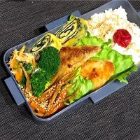 今日の旦那弁当
 #旦那弁当 #アジフライ #オイシックス|Mymさん