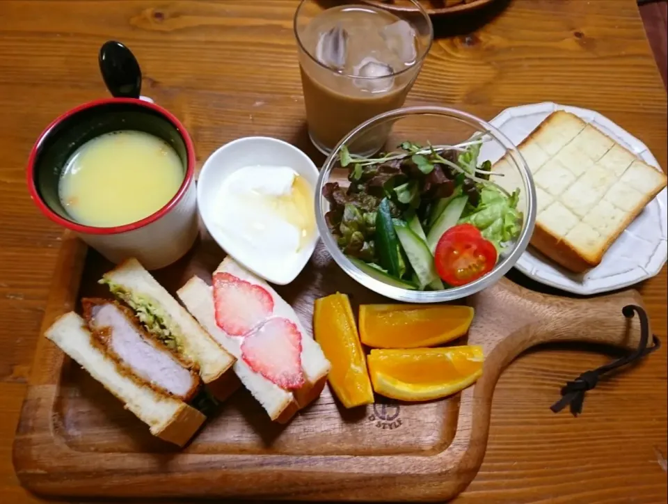 『老舗パン屋さんペリカンの食パンで朝ごはん』|seri-chanさん