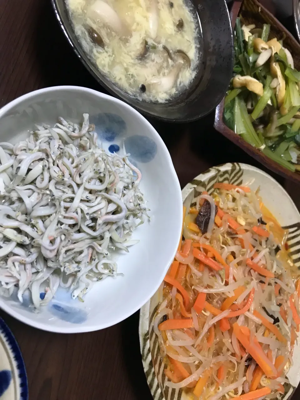 Snapdishの料理写真:3月7日晩ご飯。麻婆春雨、小松菜の煮浸し、いただいた釜揚げしらすでおろし、たまごスープ。|あやさん