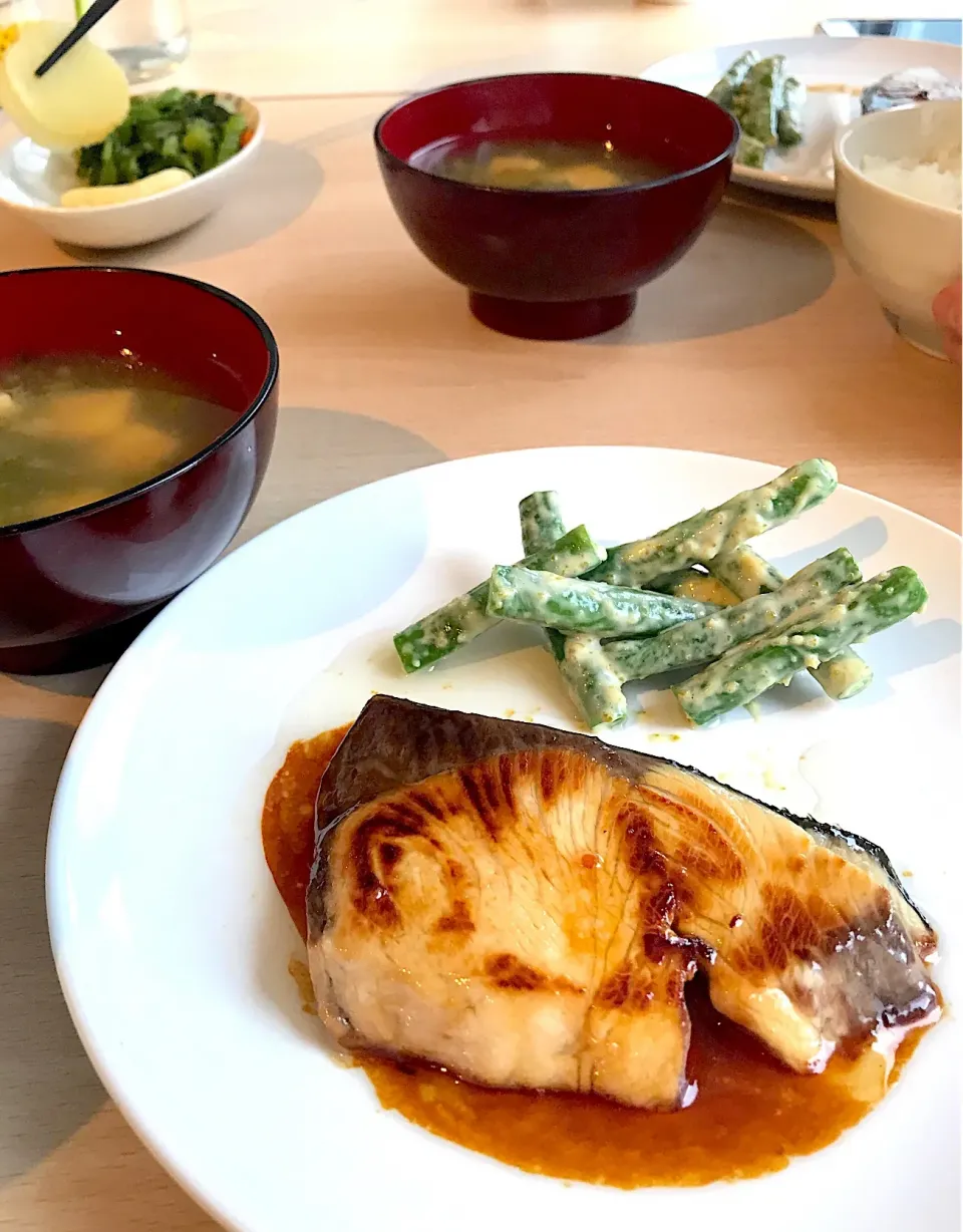 Snapdishの料理写真:ぶりの甘酢照り焼き|SnapdishJPさん