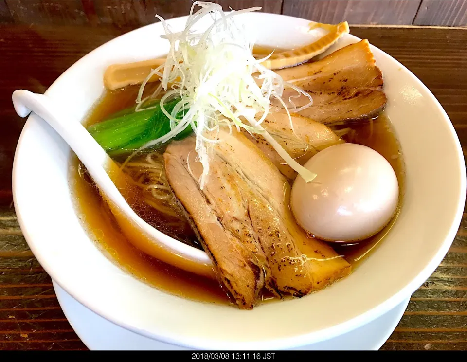 しょうゆらーめん
トッピング チャーシュー増し 味玉|@mamikutoiさん