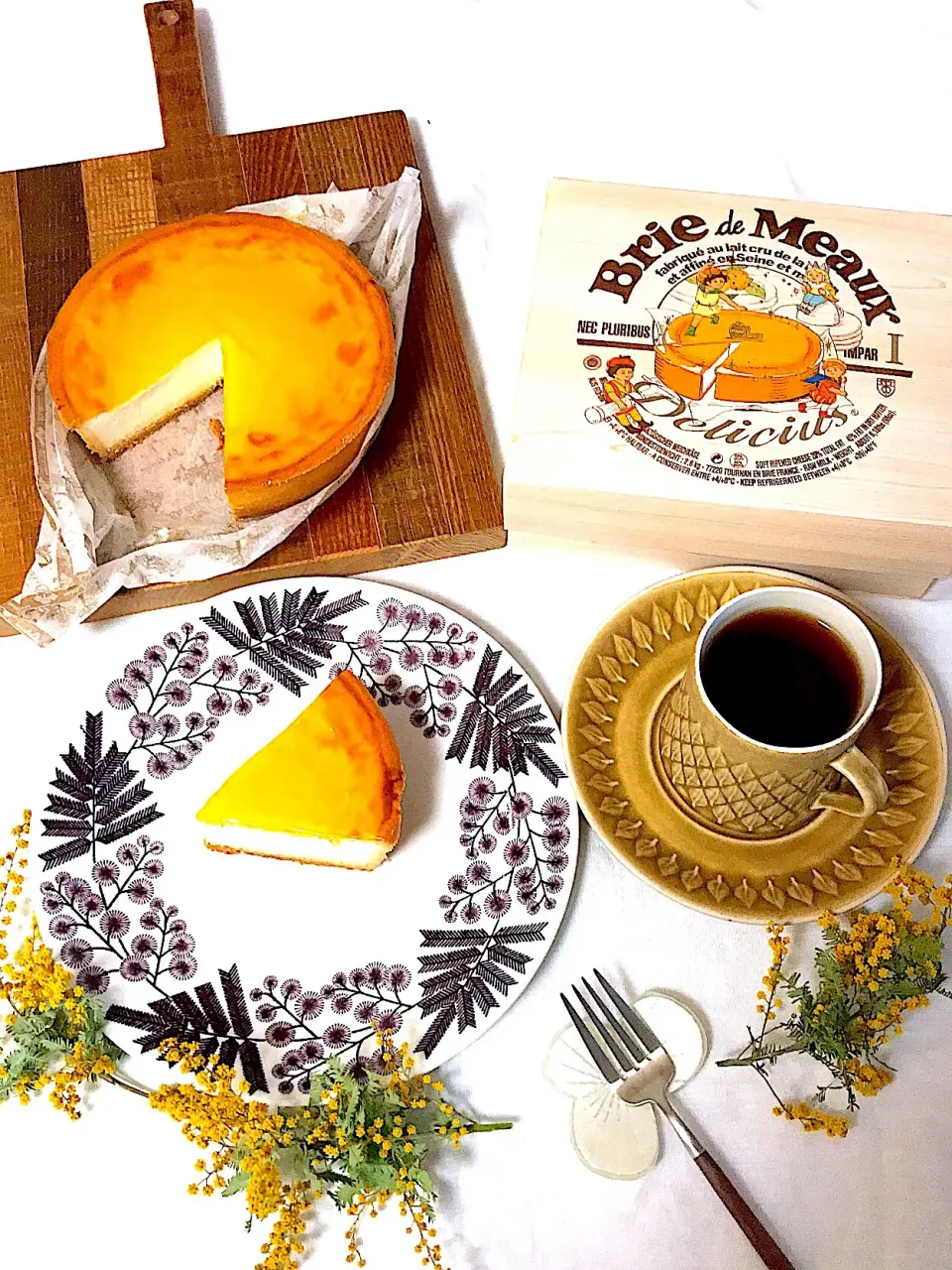 Snapdishの料理写真:大阪 箕輪 デリチュースのチーズケーキ💛|ナナさん