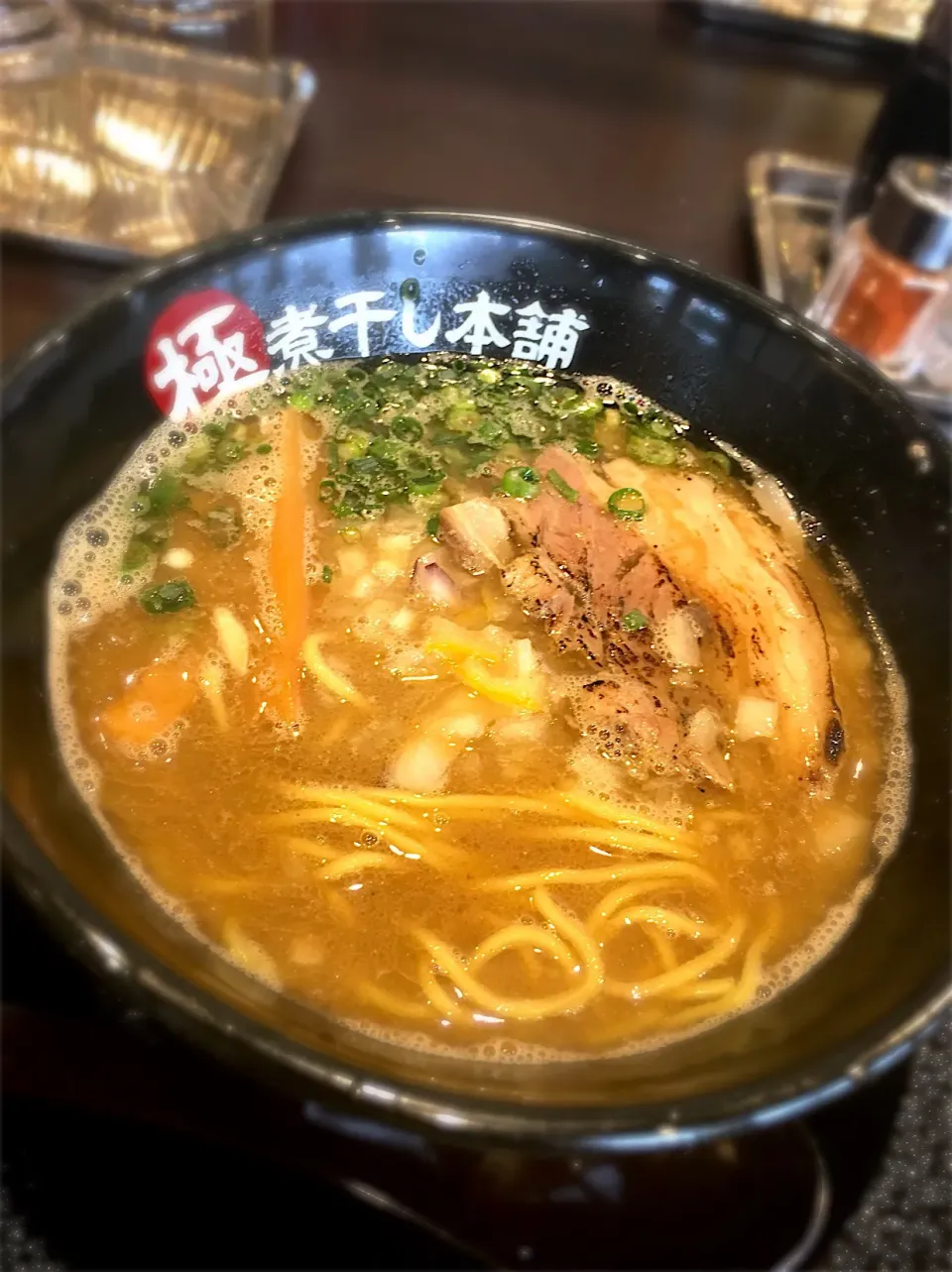 Snapdishの料理写真:魚介煮干しラーメン  ＠極  煮干し本舗|石田尚之さん