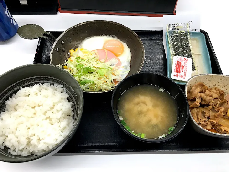 ハムエッグ牛小鉢定食|しのぶさん