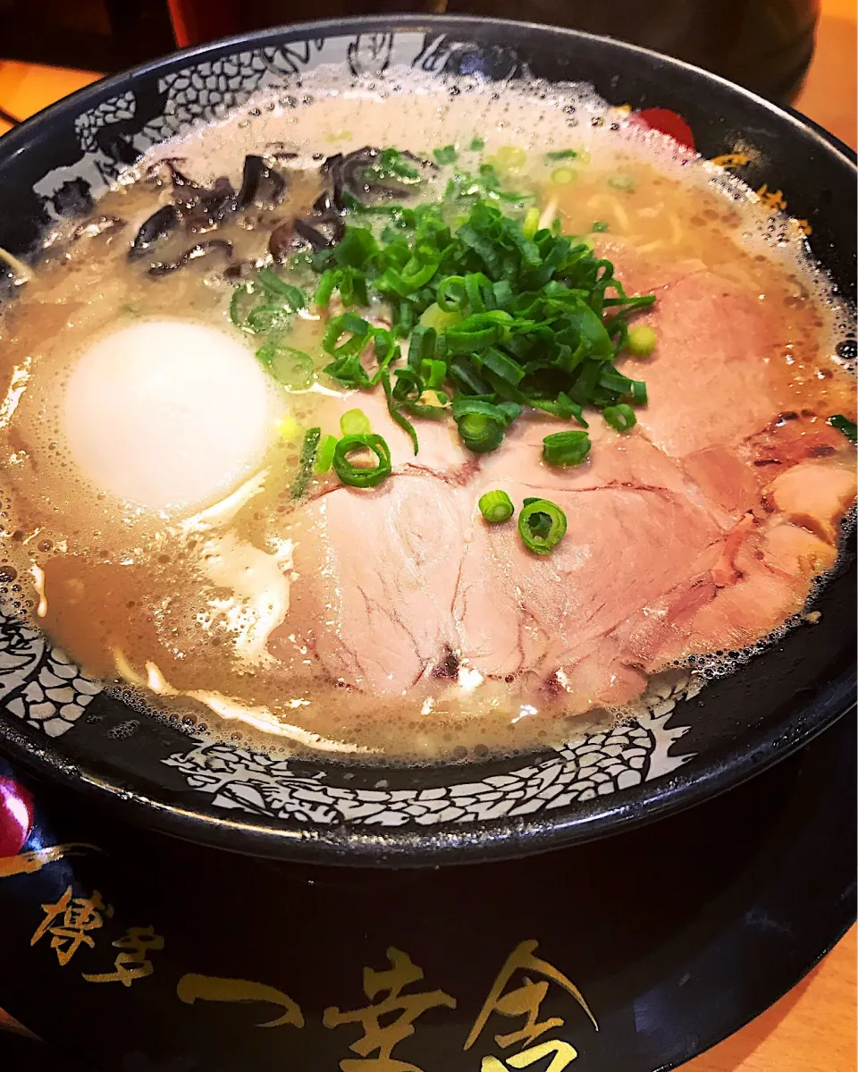 博多一幸舎 豚骨ラーメン|ふっきーさん