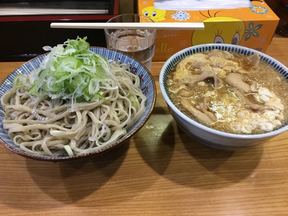 近所の蕎麦屋で、親子たぬき蕎麦のつけ麺仕様|フージさん