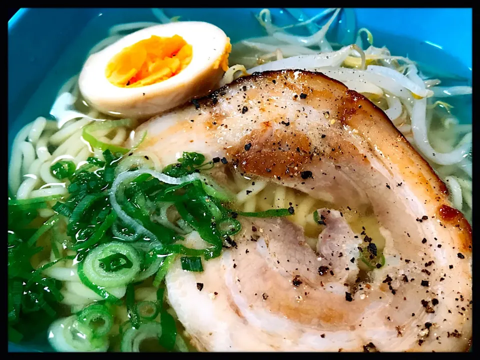 自家製豚バラチャーシュー&味付け玉子入りラーメン🍜|やっちゃんさん