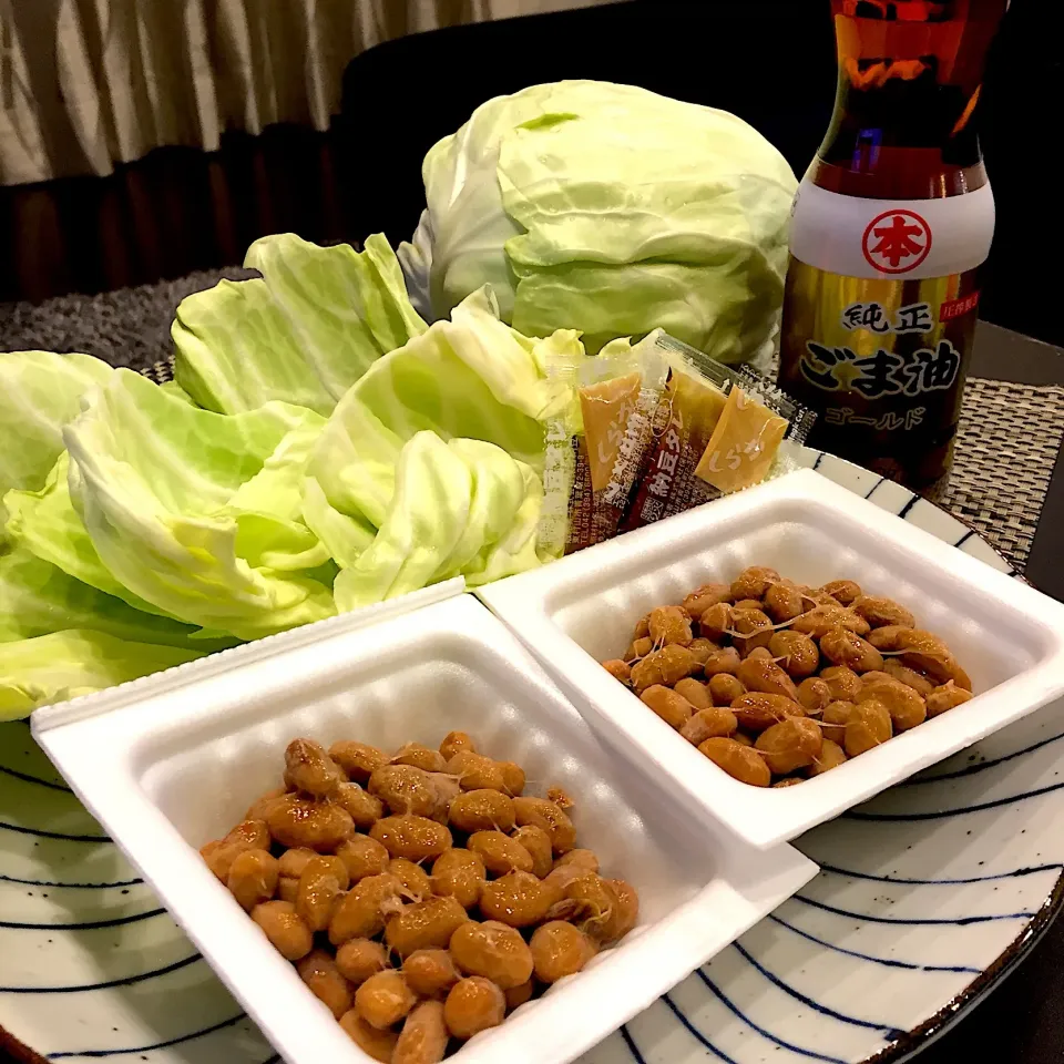 Snapdishの料理写真:ヨッチャンの料理 納豆春キャベツ|ヨッチャンさん