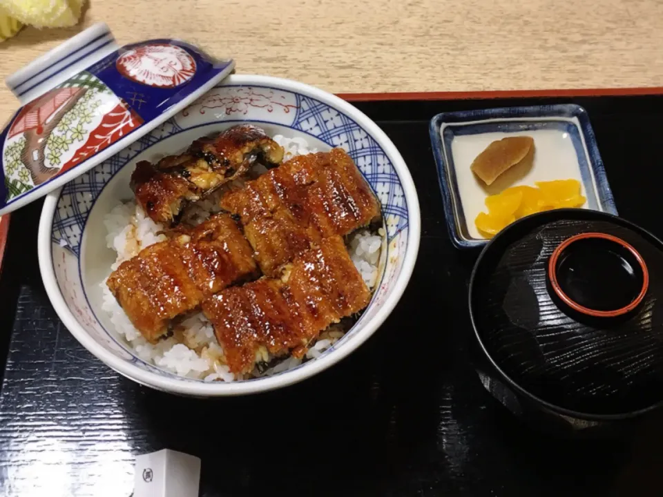 うな丼（肝吸い付き）|美也子さん