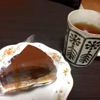 Snapdishの料理写真:近所のケーキ屋さんのチョコタルト|kachiさん