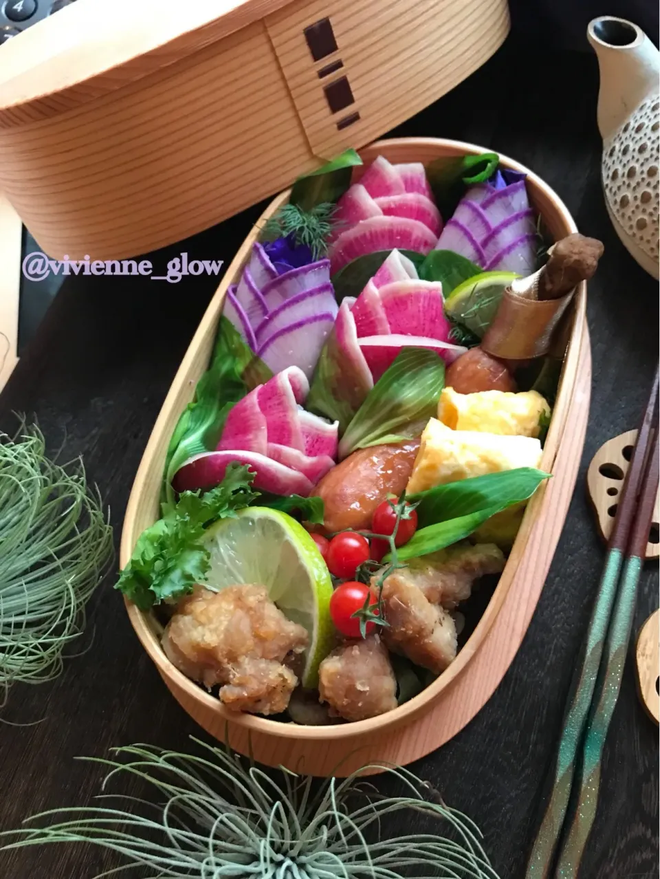 Snapdishの料理写真:チューリップ寿司弁当|vivienne_glowさん