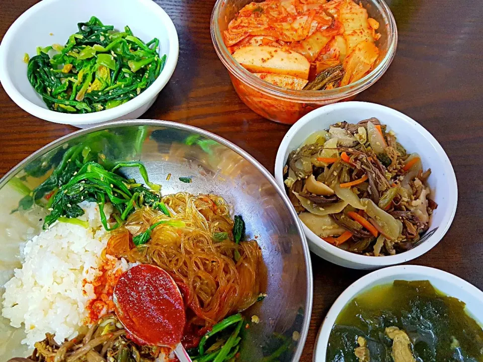 잡채 비빔밥. 
#비빔밥 #한식 #집밥 #홈쿡 #고추장|Parkさん