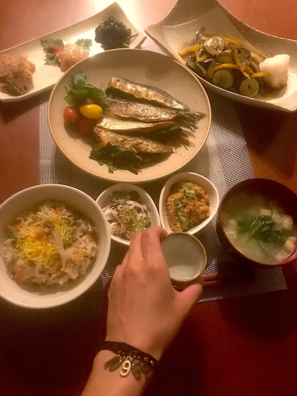 Today's Dinner🍴 前菜･茄子の揚げ浸し･鰯とほうれん草のｿﾃｰ･もち麦舞茸の炊き込みご飯･小松菜と油揚げの味噌汁|🌈Ami🍻さん