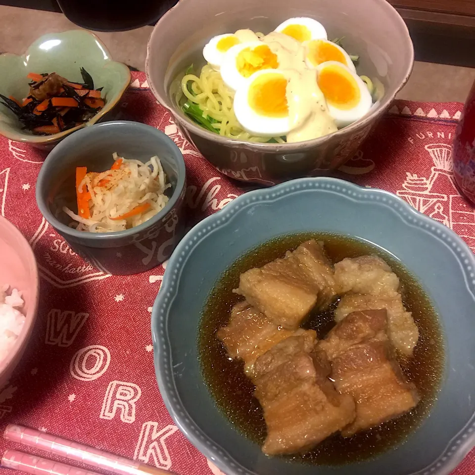 3.11夕飯  豚の角煮とラーメンサラダ|ピカさん