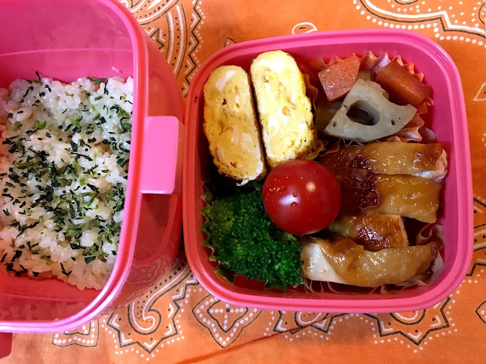 Snapdishの料理写真:♫3/12今日のお弁当♫〜鶏チャーシュー、だし巻き卵、レンコンきんぴら、ブロッコリー、プチトマト〜|Satokoさん