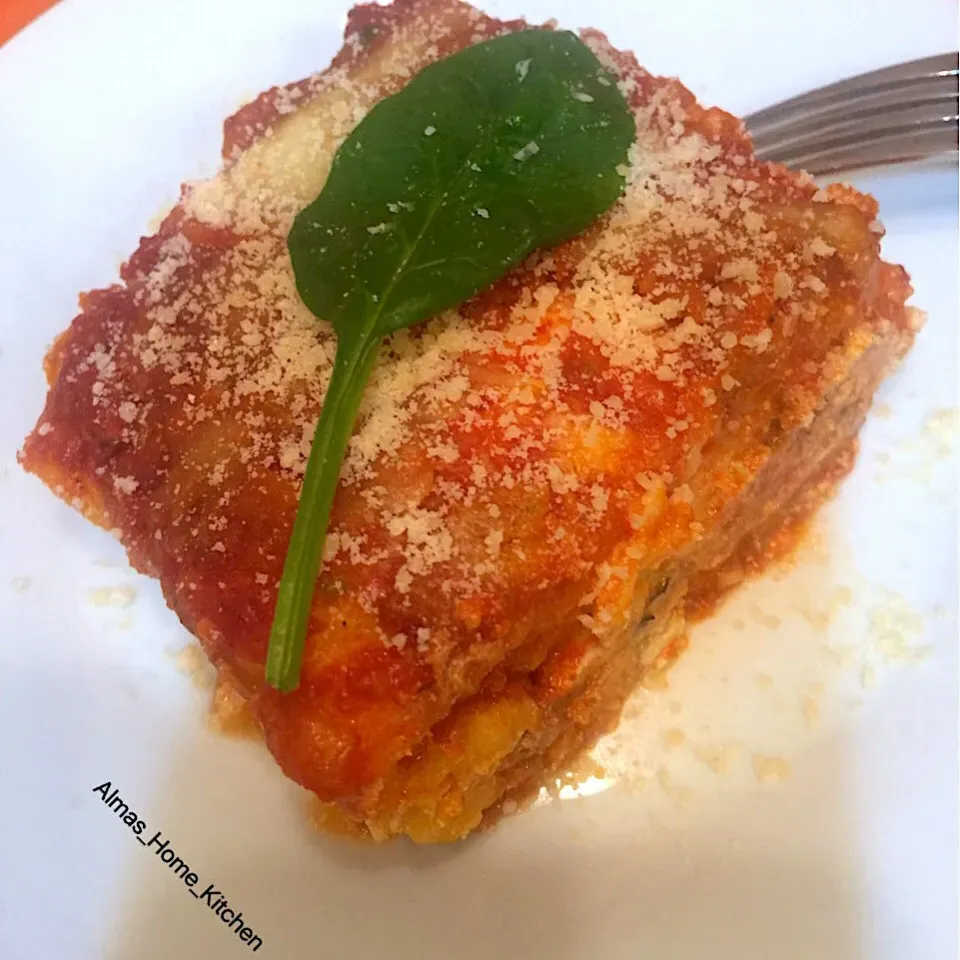 Snapdishの料理写真:Meat Lasagna|Alma's Home Kitchenさん