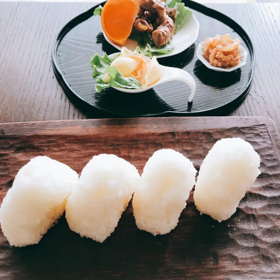 Snapdishの料理写真:おにぎりランチ|あーるさん