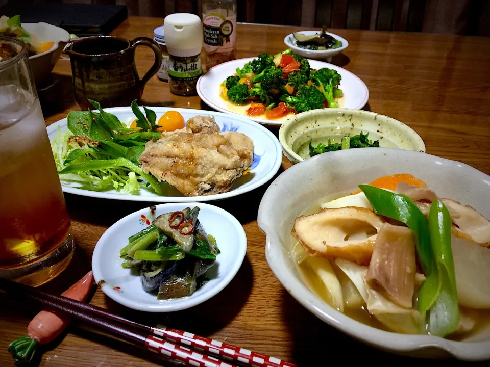 Snapdishの料理写真:根菜と竹輪 スジの煮物🐟鯵の唐揚げ|keikoさん