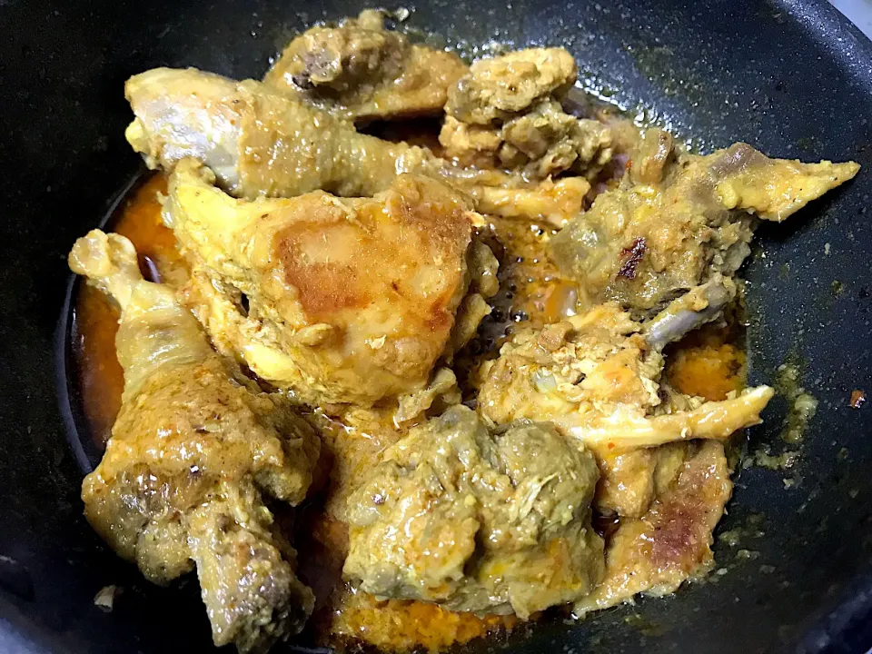 Ayam santan bumbu kuning|yeni kartikasariさん