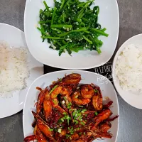 Stir Fry Di Huang Miao 帝皇苗 (Emperor's Vege) +
Spicy Sichuan Prawns 四川辣虾
#elizhomecook #cookingtherapy #cookingdiary #homecook #Chinesecuisine #deepfryer #1statt|Esther Eliz Limさん