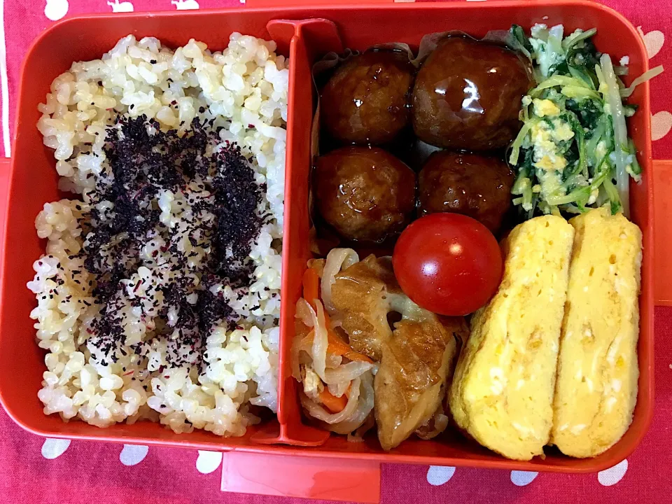 Snapdishの料理写真:♫3/13今日のお弁当♫〜肉団子、切り干し大根の煮物、だし巻き卵、水菜の卵とじ、プチトマト〜|Satokoさん