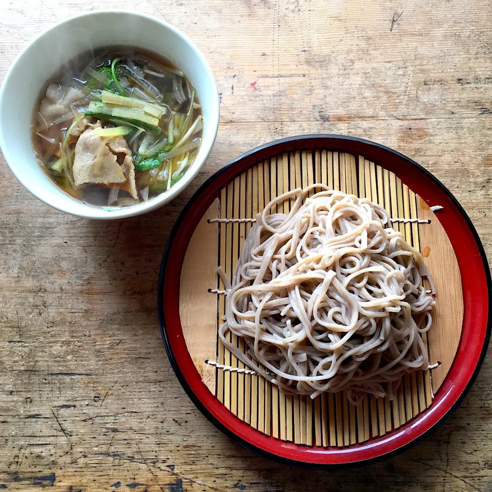 Snapdishの料理写真:春休みの昼ごはん‼︎ 13 March
 #春休み  #お昼ごはん  #昼ごはん  #ランチ  #lunch  #蕎麦 #豚蕎麦  #豚そば  #豚そばのつけ  #つけ麺  #ふたりごはん  #ふたりぐらし|Yoshinobu Nakagawaさん