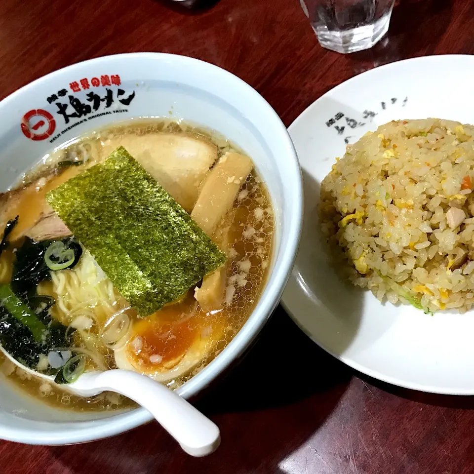 ラーメンと半チャーハン|純さん