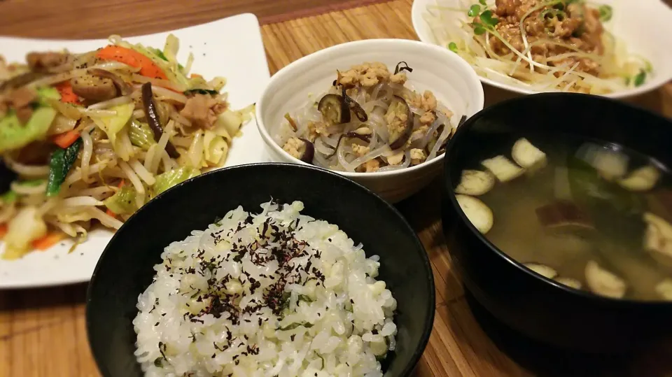 天かす&大葉&ゆかりの混ぜご飯～
他の晩ごはん✨|kaz(*･ω･)さん