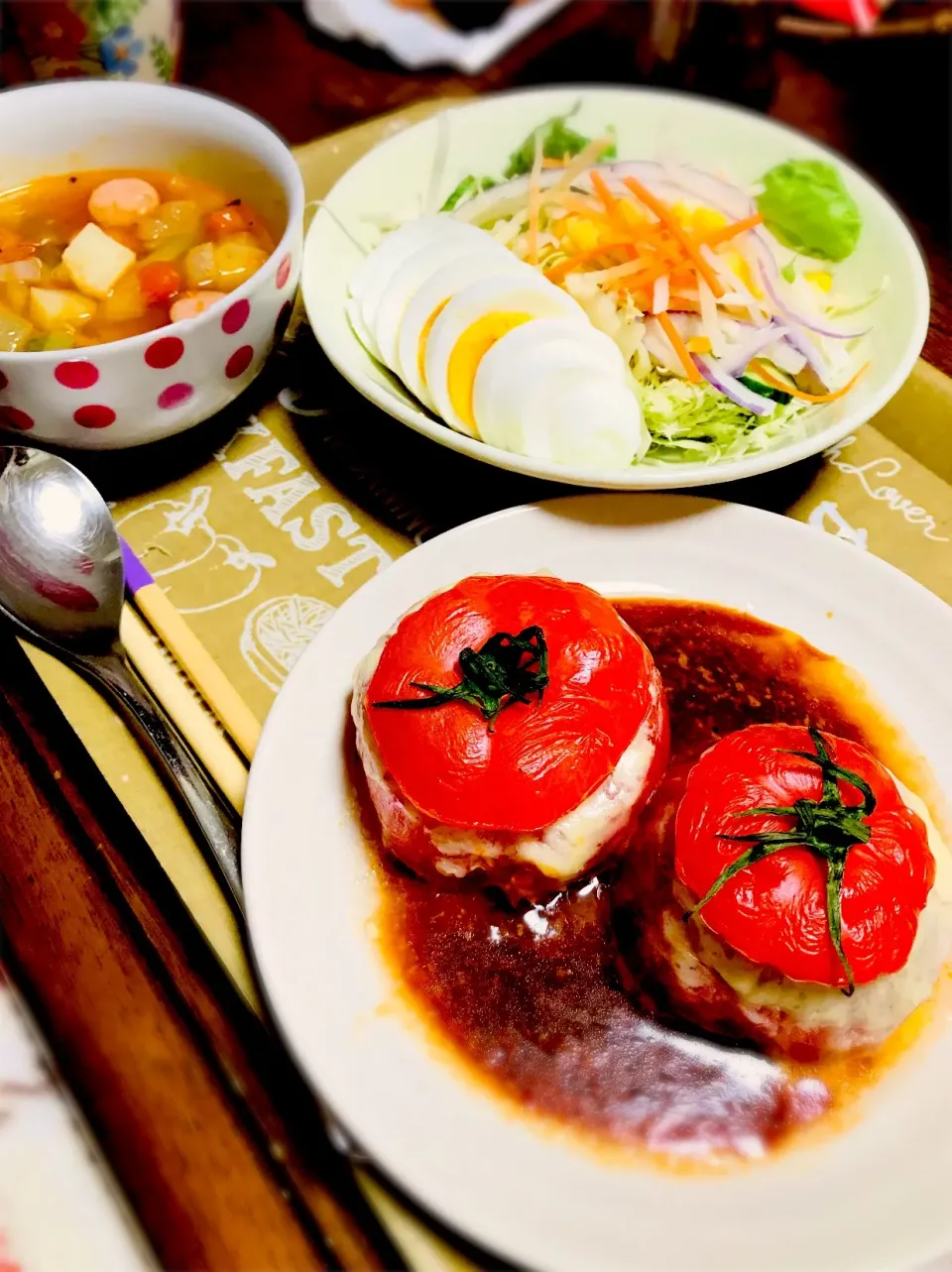 丸ごとトマトのファルシ🍅
トマトの中身で野菜たっぷりスープ|ちはるさん