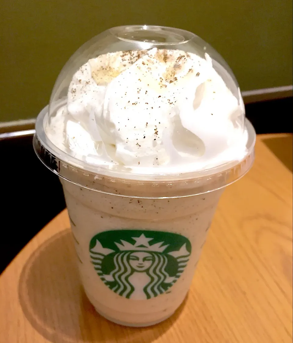 スタバで一服、アールグレイ ティークリームフラペチーノ頂きました☕️|NOMU'S キッチン🍳さん