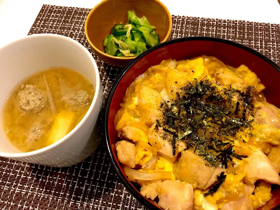 #親子丼 
 #とりむね肉 
 #いわしのつみれ汁 
 #浅漬け|ゆぺこさん