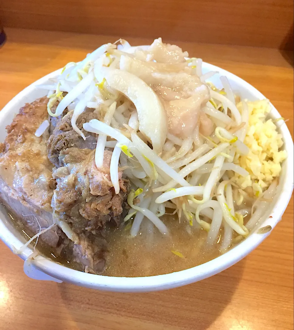 Snapdishの料理写真:ラーメン二郎八王子野猿街道店2で小ラーメン

コールは、麺少なめ、ニンニク、アブラで頂きました🍜

めっちゃ美味しかった😋

ごちそうさまでした🙏✨✨✨|NOMU'S キッチン🍳さん