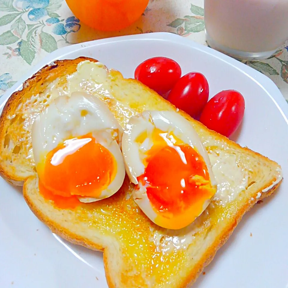 Snapdishの料理写真:世界一美味しい煮玉子トースト🍞　#世界一美味しい煮玉子の作り方　#味玉|うたかた。さん