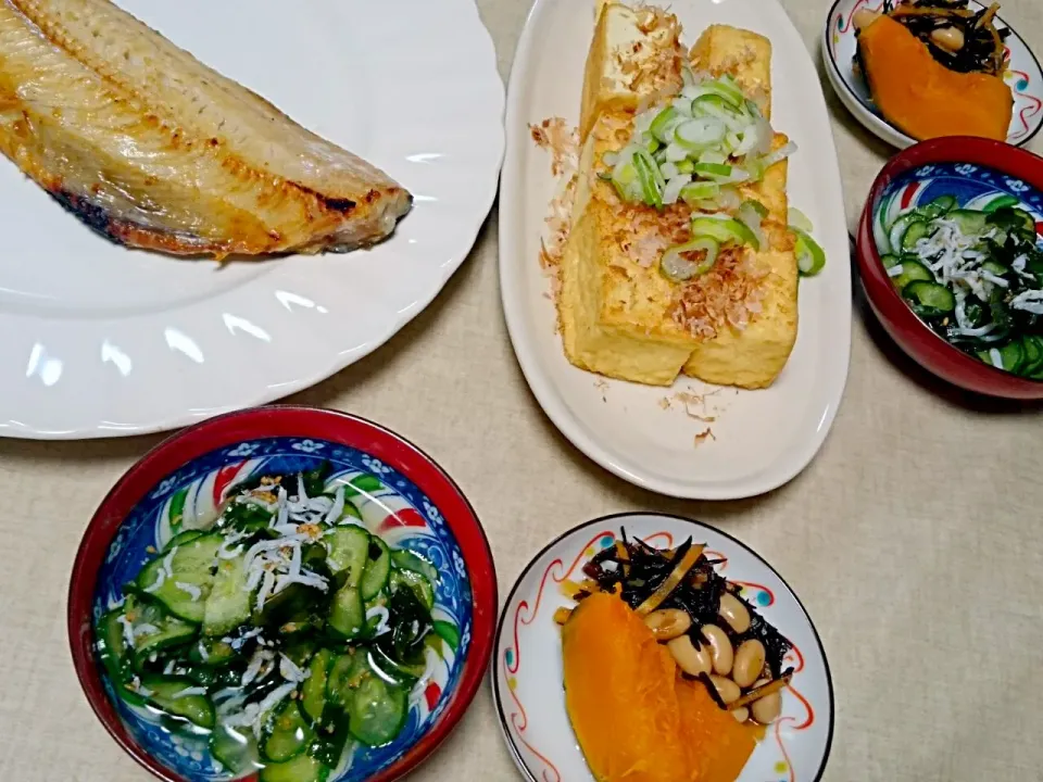 ☆今日の晩ごはん☆  焼き魚   カボチャ煮  ひじき煮      厚揚げ  酢の物|hamamaさん