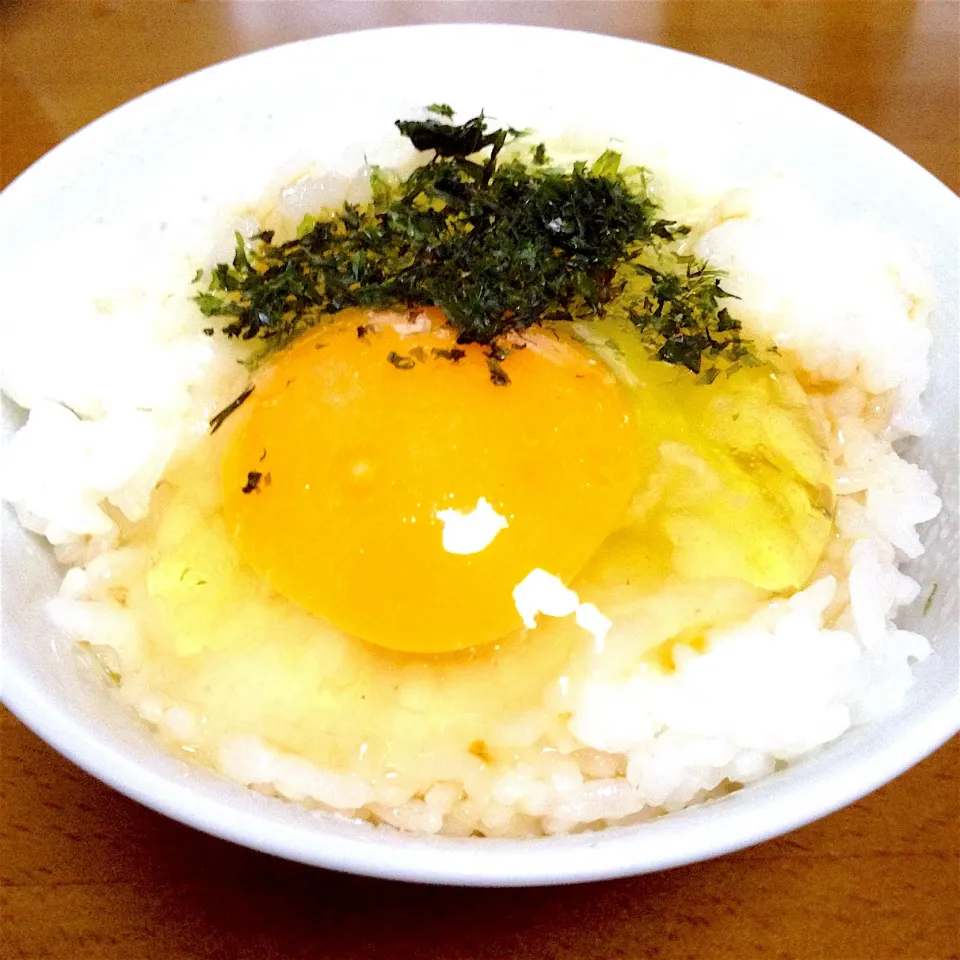 炊きたてご飯🍚💛TKG&焼き海苔で旨旨〜🤗❤️#炊きたてご飯 #卵かけご飯|まいりさん