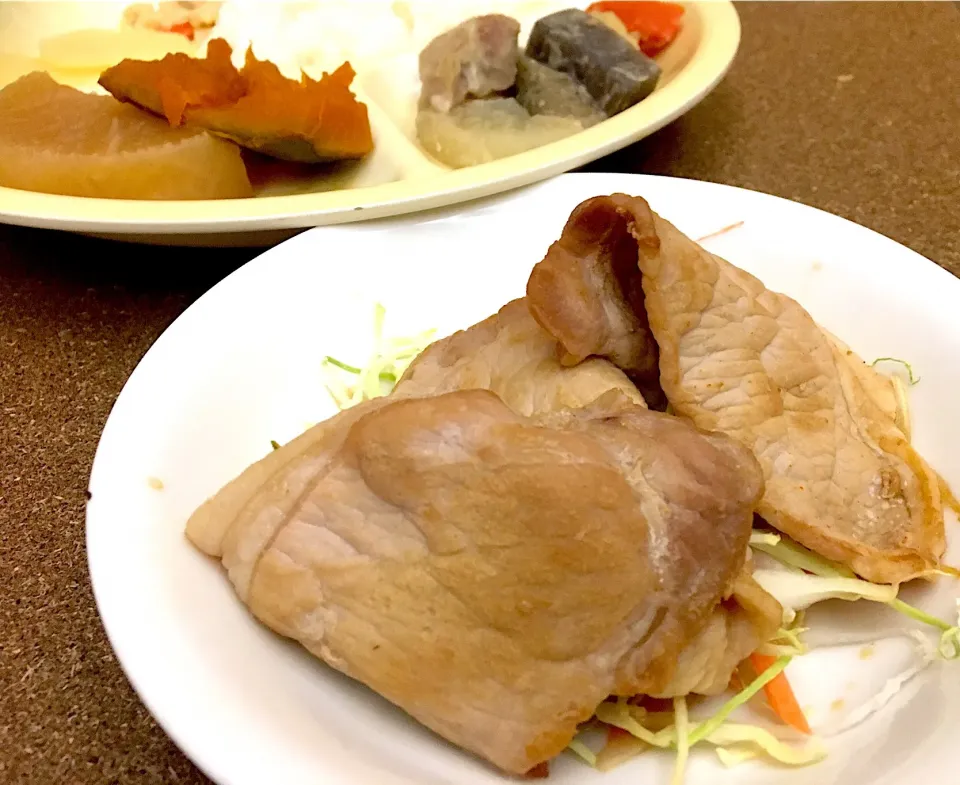 一昨日の賄い  晩ごはん⭐️⭐️🔆 生姜焼き  煮物  卯の花|ぽんたさん