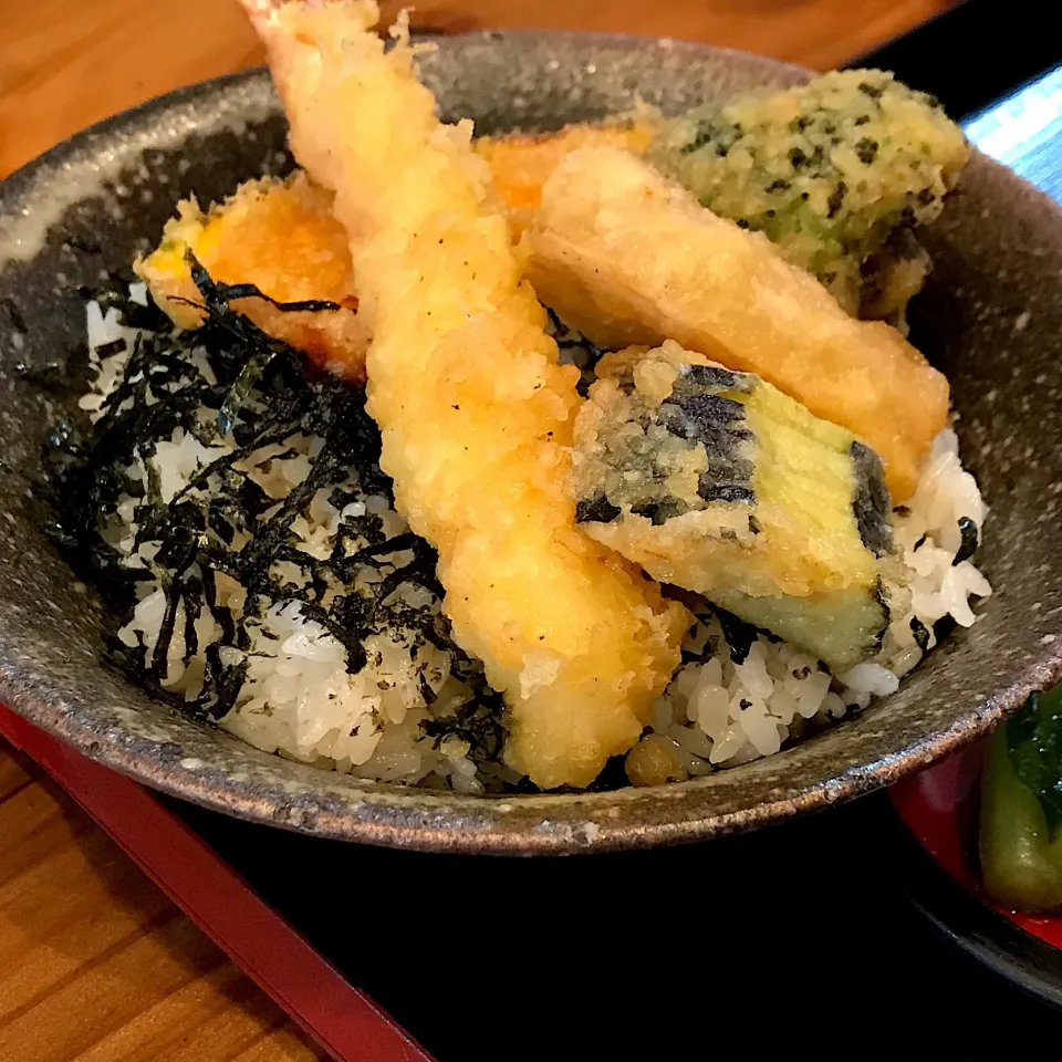 Snapdishの料理写真:ミニ天丼@蕎活鮮 井もと|ゼニコさん