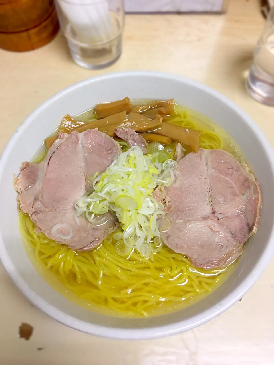 Snapdishの料理写真:海老油塩ラーメン大盛
@元祖一条流がんこ 西早稲田|morimi32さん