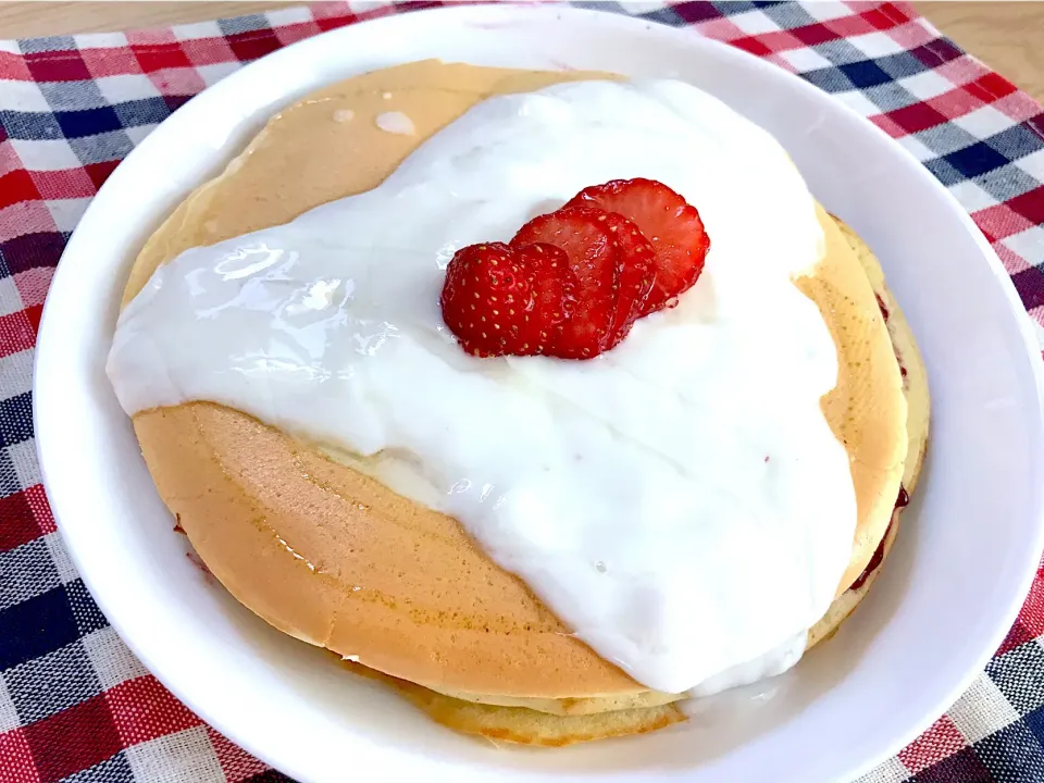 いちごヨーグルトパンケーキ|りっきーさん