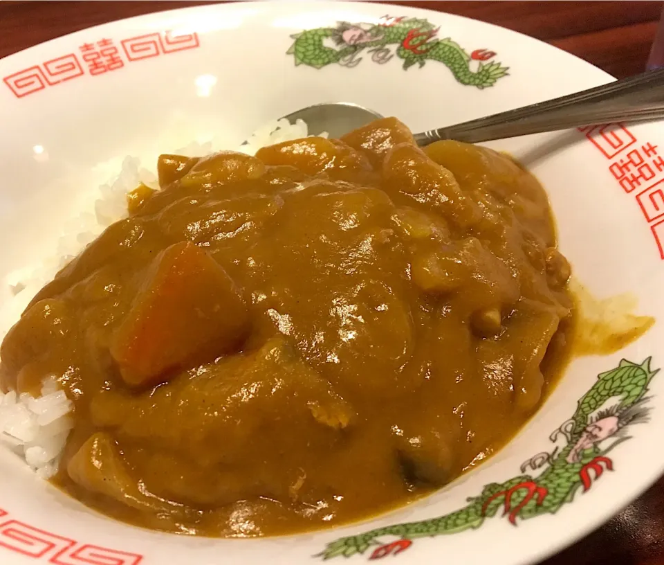 Snapdishの料理写真:昨日の賄い  晩ごはん⭐️⭐️🔆 ﾏｼﾞｯｽヵΣ(ﾟεﾟoﾉ)ﾉ  カレーだけ( º_º )|ぽんたさん