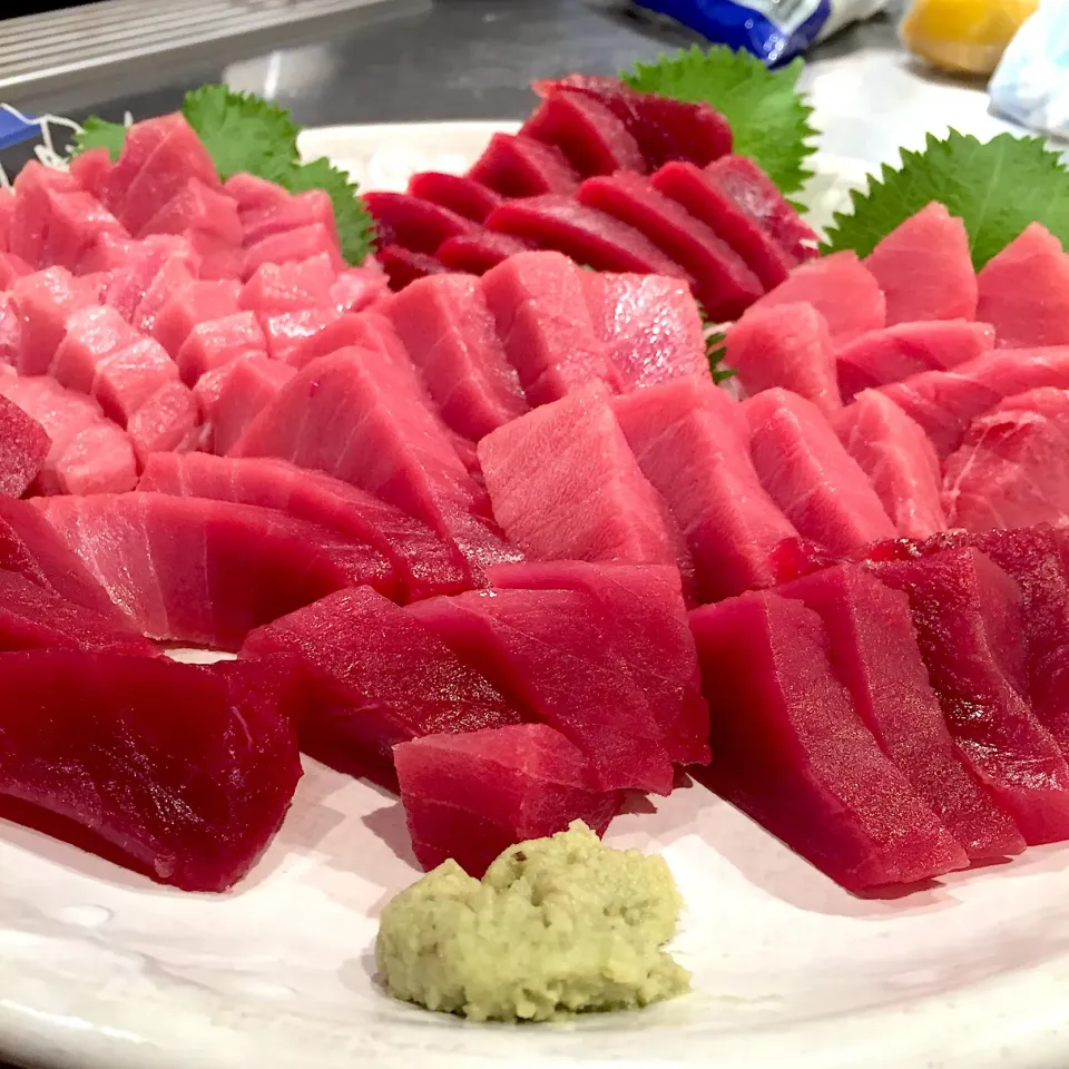 Snapdishの料理写真:まぐろのお刺身の食べ比べ🐟|すいかみかんさん