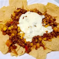 Snapdishの料理写真:chili con carne nachos|Moj Bernardoさん